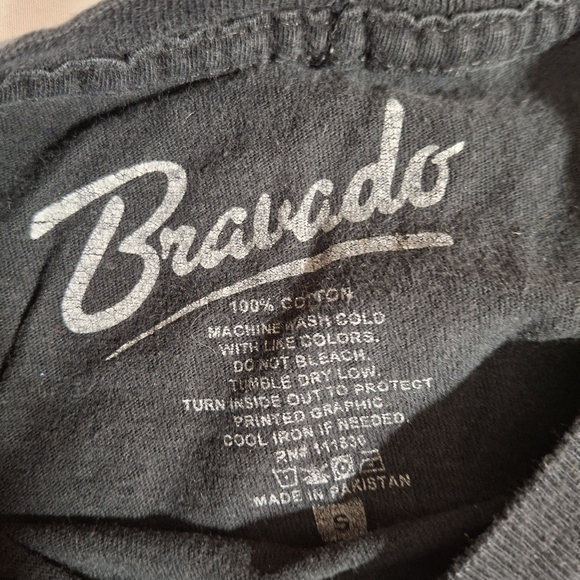 Bravado Red Hot Chilip Peppers Classic Vintage Logo Tshirt - Picture 5 of 5